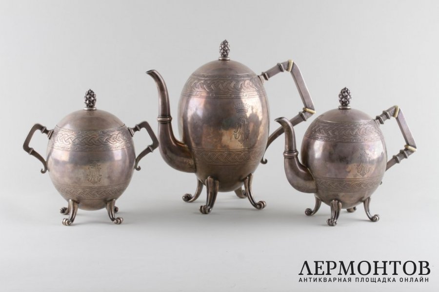 Чайный сервиз из 3 предметов в коробке. Россия, фирма Овчинникова, 1880 г. Серебро 84