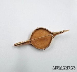 Брошь-камея с профилем девушки. Золото 583 пробы, кость, СССР, 2-я половина 20 века