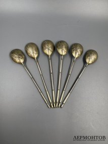 Набор чайных ложек с цветочным декором. Серебро 84 пробы, мастер НГ, 1899–1908