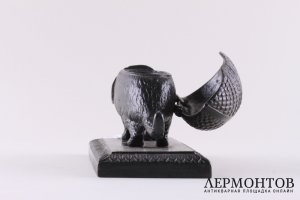 Чернильница Броненосец. Чугун. СССР, Каслинский чугунолитейный завод, 1952 г. 