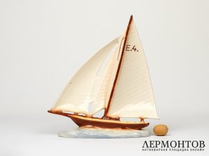 Статуэтка «Яхта». Керамика, Ditmar-Urbach, Чехословакия, 1930-е годы