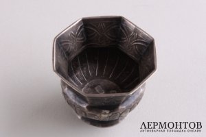 Чарка. Солодников Иван. Серебро 84 пробы, чеканка. Россия, Москва, 1761 г.