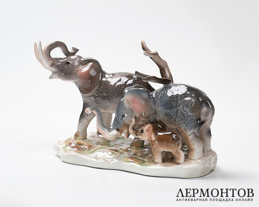 Статуэтка «Семья слонов». Фарфор, Iris, Клуж-Напока, Румыния, 1970–1980 годы