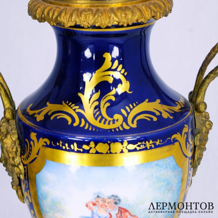 Ваза-кубок (2 шт.). Фарфор, бронза, кобальт,Франция, конец XVIIIв.