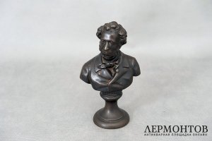 Кабинетная пластика. Бюст Пушкина. Чугун. Россия, Касли, 1903 год.