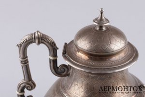 Чайник в неоклассическом стиле E. Hugo. Серебро 950 пробы. Франция, XIX век.
