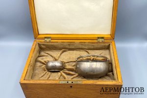 Набор - сахарница и солонка. Россия, И. Хлебников, 1880-е гг. Серебро 84 пробы.