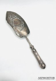 Сервировочная лопатка для рыбы. Серебро 84 пробы, А. Астраханцев, Россия, 1831 год