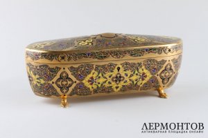 Шкатулка с полихромной выемчатой эмалью. Париж, мастерская F.Barbedienne, 1860-е гг.