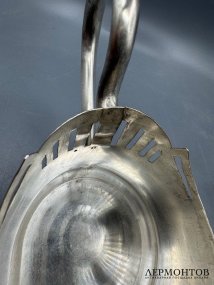Подстаканник в стиле модерн. Серебро 84 пробы, мастер Постников, Россия, 1908–1917 годы