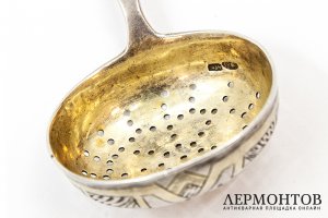 Ситечко для чая в стиле модерн. Российская Империя, г. Москва, 1908-1917 гг. Серебро.