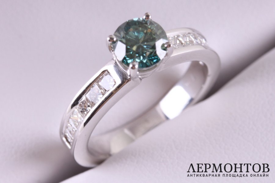 Помолвочный комплект из двух колец. Белое золото, бриллианты 3,235 ct. Бренд Melekkis