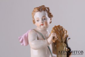 Аллегория осени. Херувим с серпом и снопом. Германия, Мейсенская мануфактура, XIX век