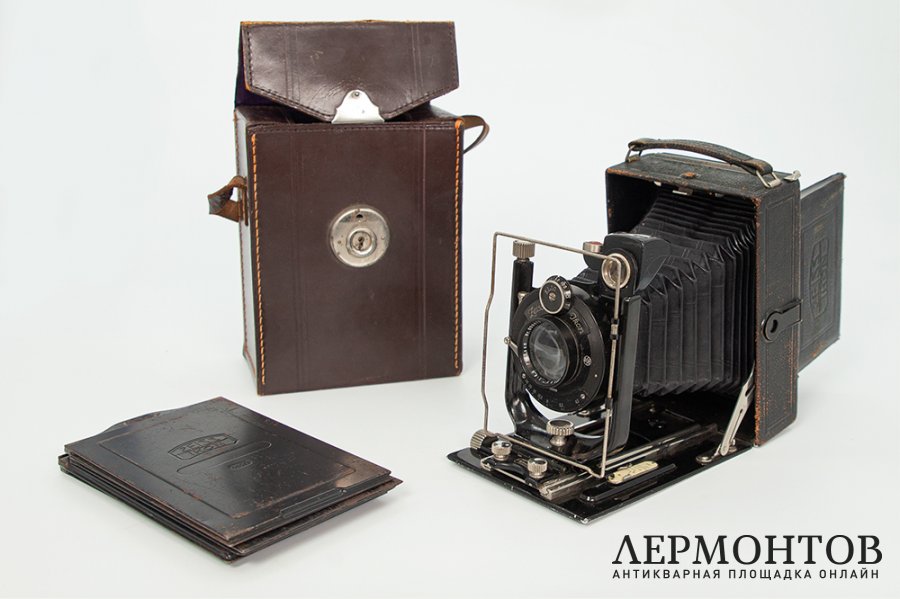 Фотоаппарат Zeiss Ikon, объектив Dominar Anastigmat, затвор Klio. Германия, 1930-е гг