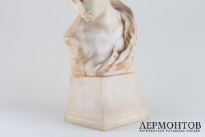 Бюст девушки в легкой накидке. Ар-нуво. Алебастр. Италия, Альфредо Нери, начало ХХ в.
