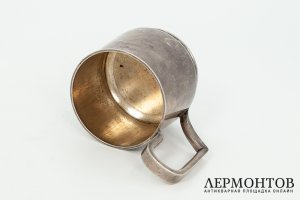 Подстаканник лаконичной формы. Россия, мастер PJS, 1889 год. Серебро 84 пробы.