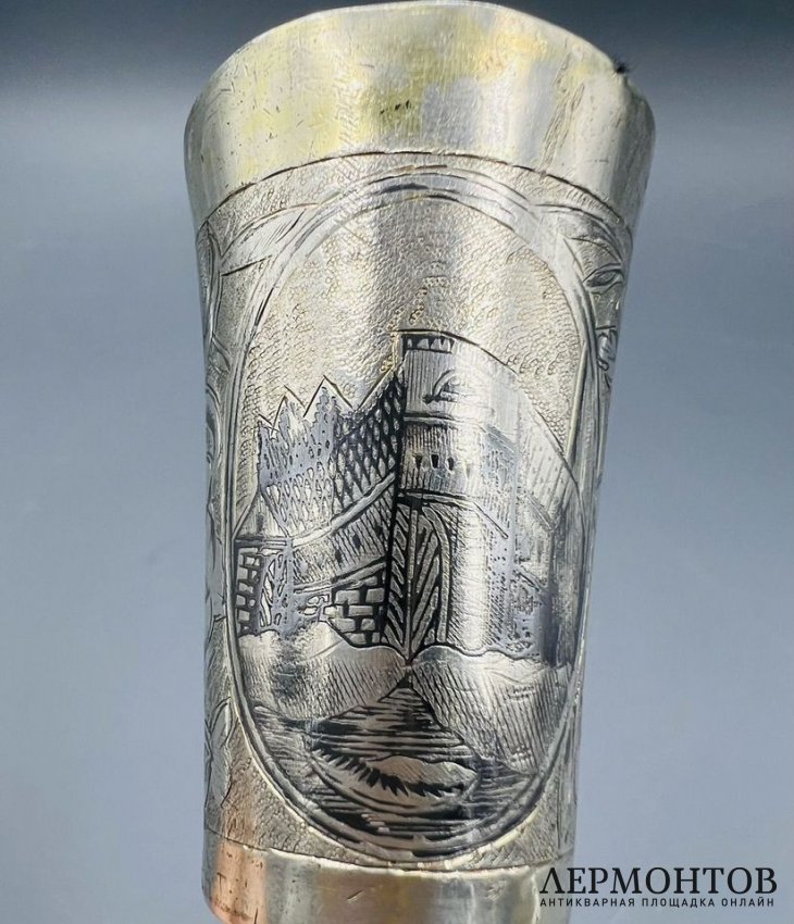 Рюмка с черневым изображением крепостной стены. Серебро 84 пробы, чернь, мастер СР, Россия, 1830–1840-е годы