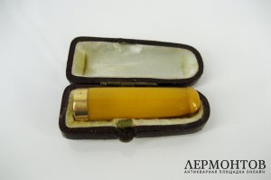 Мундштук. Золото 585 пробы, янтарь. Европа.