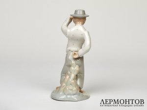 Статуэтка «Гуляка». Фарфор, M. Requena, Испания, 1970-е годы