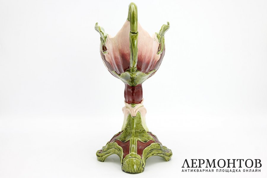 Ваза в стиле модерн. Австрия, 1900е гг. Фаянс, роспись.