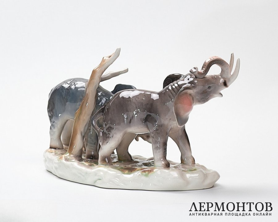 Статуэтка «Семья слонов». Фарфор, Iris, Клуж-Напока, Румыния, 1970–1980 годы