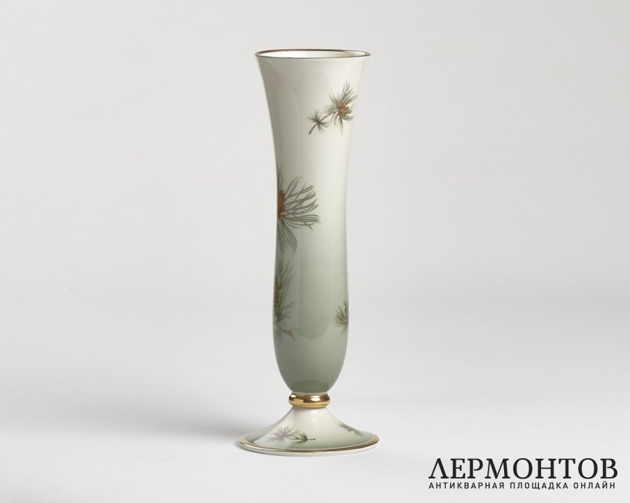 Ваза «Сосновая ветка». Фарфор, Rosenthal, Германия, 1940 год