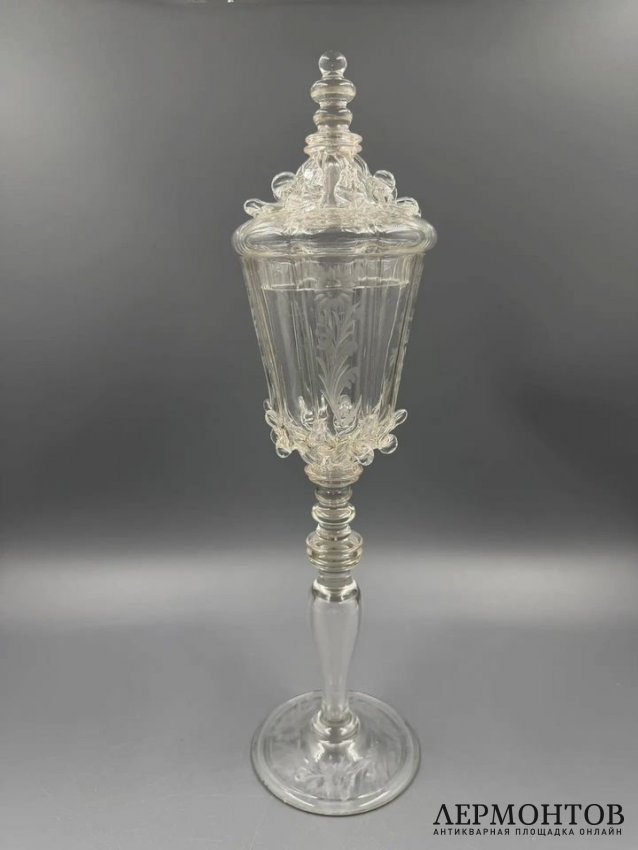 Кубок с крышкой «Цветы». Хрусталь, гутная пластика, Европа, 1860–1880 годы