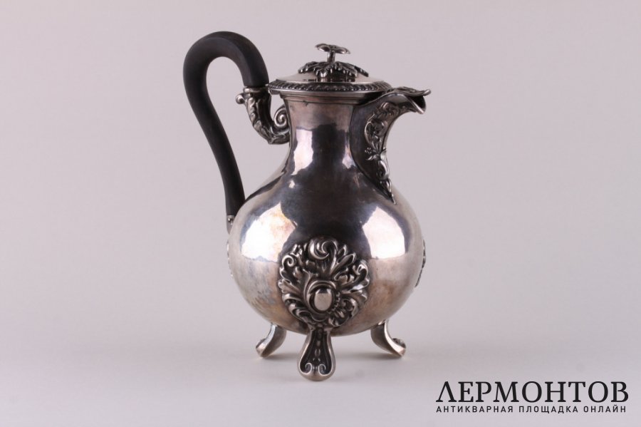 Кофейник в стиле барокко. Серебро 950 пробы. Франция, вторая половина XIX в.