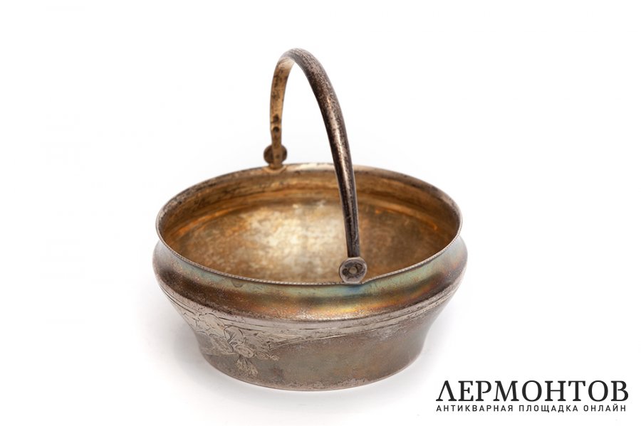 Вазочка. Серебро 84 пробы. Россия, 1908-1917 гг. Мастер И.Д. Прокофьев. 