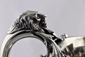 Крупный кувшин для воды. Гильоширование, чеканка. Серебро 900 пробы. XIX век.
