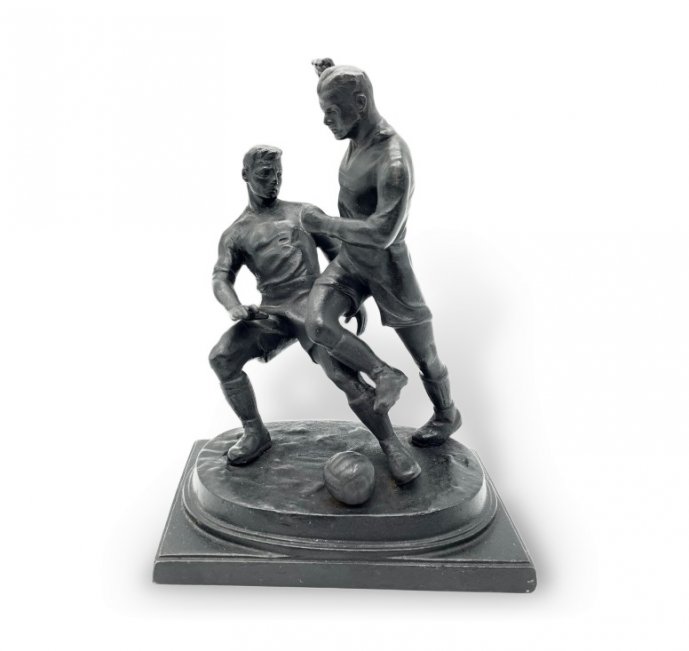 Скульптурная композиция Футболисты. СССР, Касли, А. В. Чиркин, 1960 год. Чугун.