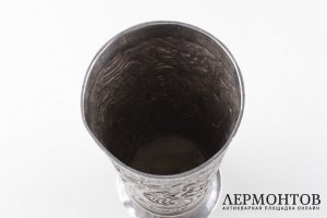 Кубок с растительным декором. Россия, Москва, мастер ДМ. Серебро 84 пробы.
