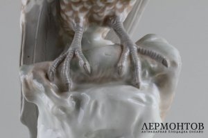 Фигурка. Сокол. Фарфор. Фабрика Amphora. 1918-1938 гг.  Чехословакия