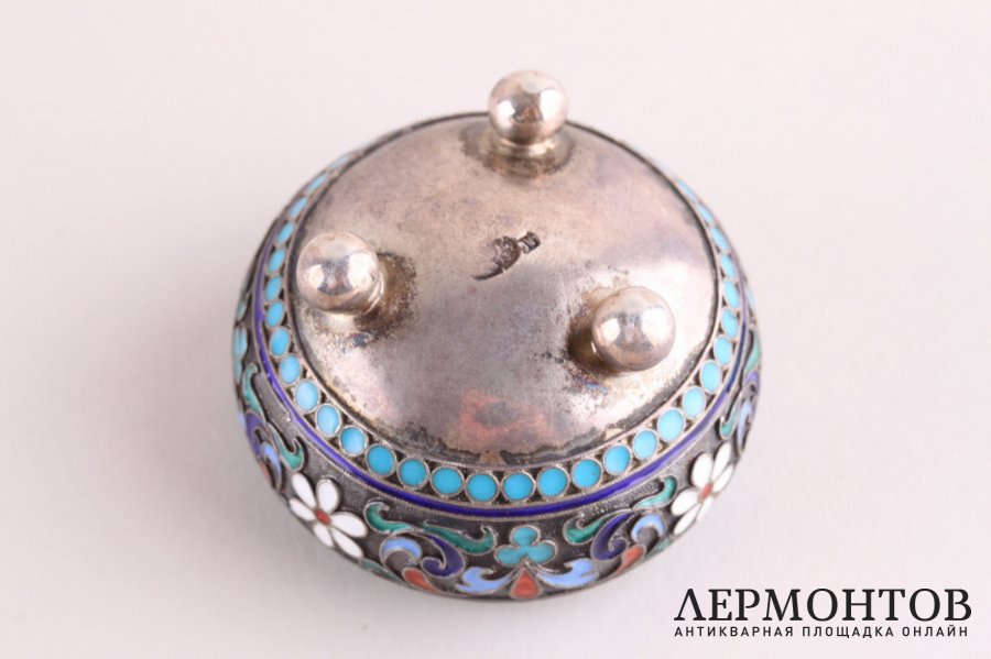 Солонка. Полихромная эмаль по скани. Серебро 84 пробы. Россия, Москва, 1893 г