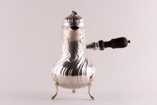 Кофейник в стиле рококо. Серебро 950 пробы. Франция, Париж, конец XIX в.