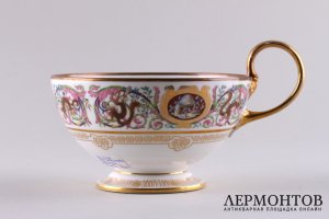 Чашка из королевского охотничьего сервиза Луи-Филиппа I. Севрская мануфактура, XIX в.