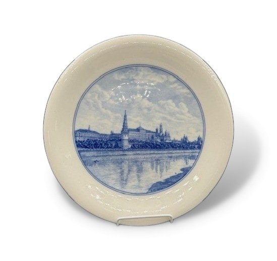 Блюдо с видом Московского Кремля. Фарфор, Meissen, Германия, 20 век