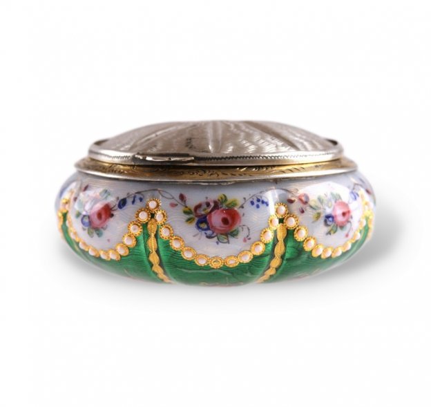 Пилюльница Kirner. Серебро 950 пробы, эмаль, золочение. Франция