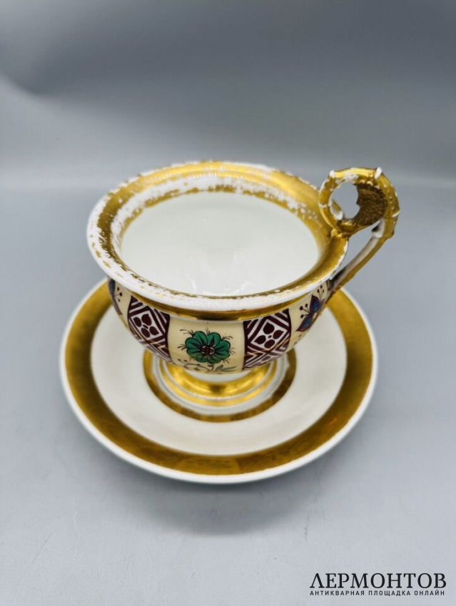 Чайная пара в стиле ампир с маскароном. Фарфор, роспись, золочение, предположительно Россия, конец 19 века