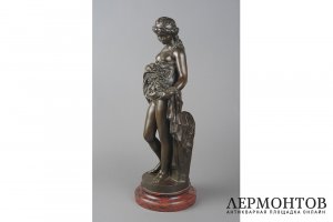 Скульптура Девочка с фруктами. Франция, Париж, автор мод. Clodion, 2 пол.19 в. Бронза
