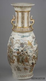 Ваза с сюжетом «Троецарствия». Фаянс, роспись, Сацума, Япония, 1868–1912 годы