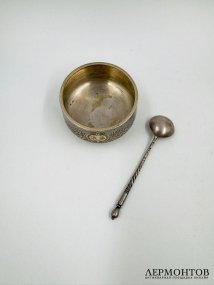 Солонка с ложечкой. Серебро 84 пробы, золочение, Г. Сбитнев, Россия, 1895 год