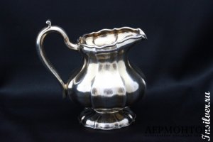 Молочник Скитт Матиас. Серебро 84. Российская империя