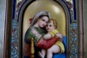 Настольная икона-складень. Бронза, эмаль, фарфор, ручная роспись. Россия, XIX век.  