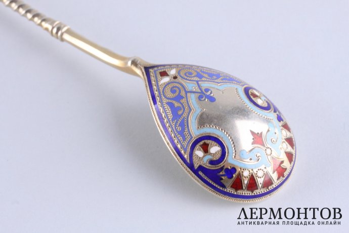 Ложка. Иван Хлебников. Выемчатая эмаль. Серебро 84 пробы. Россия, Москва, 1887 год.