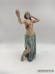 Статуэтка «Ритм Востока II». Фарфор грес, Lladro, скульптор Alfredo Llorens, Испания, 2005–2008 годы