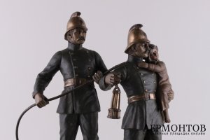 Скульптура Пожарные. Франция, Париж, начало 20 в. Шпиатр, литье, патина.