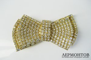 Брошь. Стразы, металл, золочение. Франция, вторая половина ХХ века.