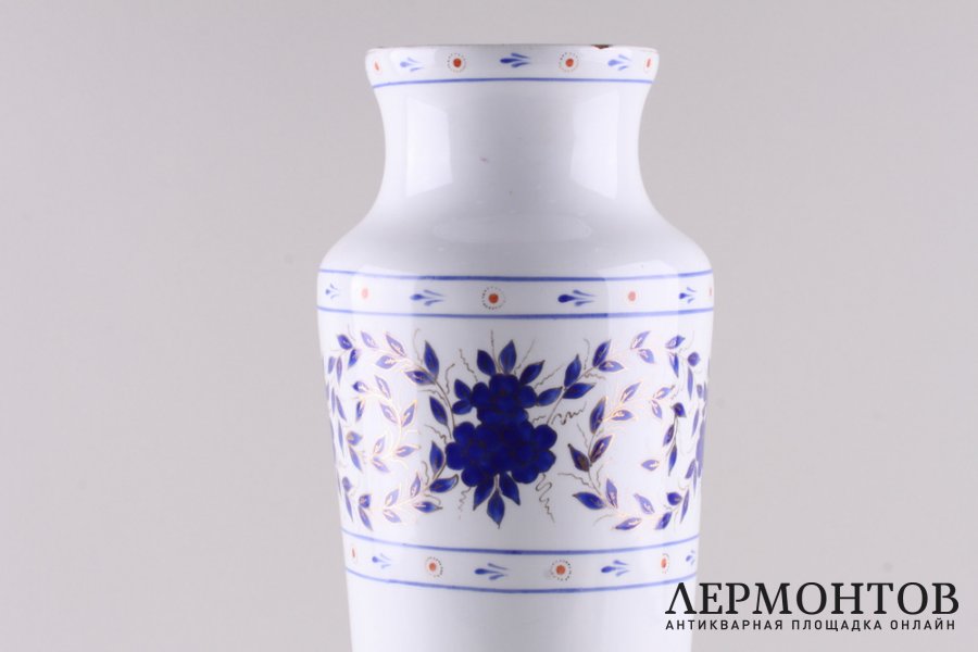 Ваза Синие цветы. Фарфор, кобальт. СССР, Кировский фаянсовый завод, 1927-35