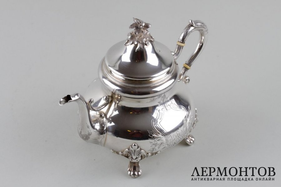 Чайник в неоклассическом стиле Fizaine. Серебро 950 пробы. Франция, XIX век.